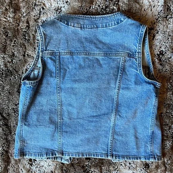 Universal Thread Denim Button Down Vest - Picture 3 of 4